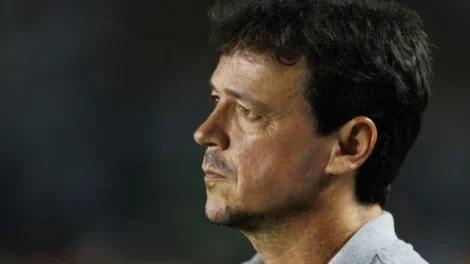 Diniz se diz ansioso para contar com Memphis no Corinthians: 'Vai dar peso para o time'
