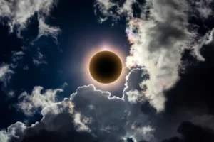 Eclipse de agosto promete virada poderosa para cinco signos