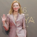 Estranho? Famosas que arrasaram na tendência do blazer sem camisa