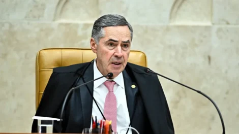 Ex-ministro do STF Luís Roberto Barroso é internado em São Paulo