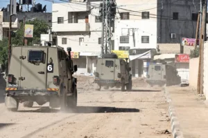 Exército de Israel mata três em raro bombardeio na Cisjordânia ocupada
