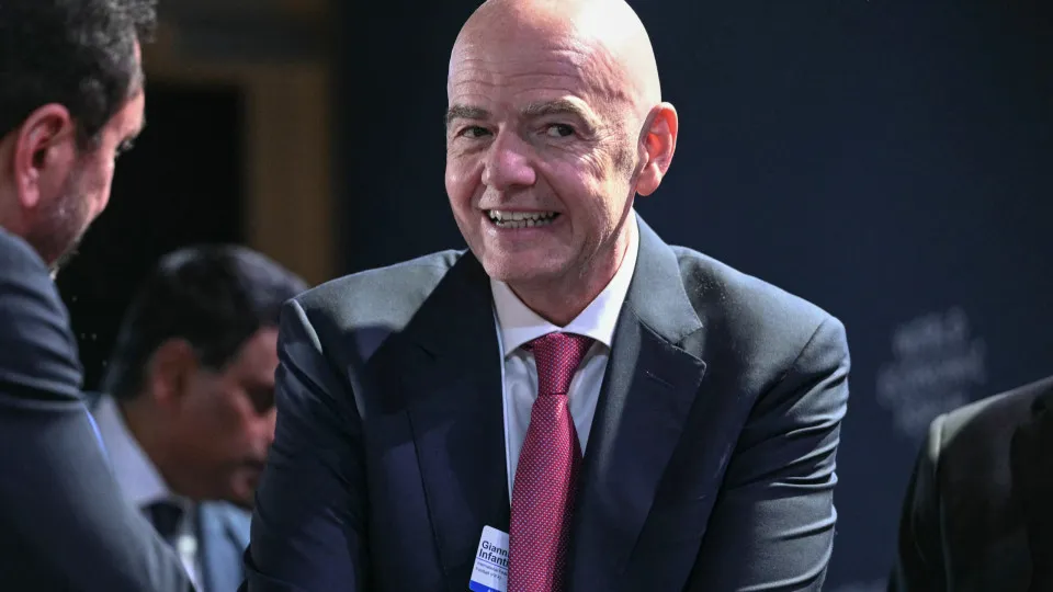 FIFA sob ataque coordenado: "A era de Infantino acabou"