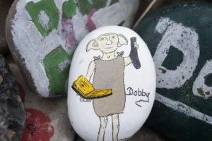 Fãs de 'Harry Potter' fazem empresa desistir de obra sobre túmulo do elfo Dobby