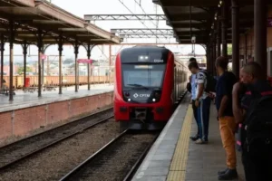 Ferroviários de SP confirmam greve por tempo indeterminado em três linhas a partir de terça (4)