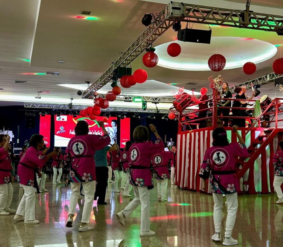 Festival Nipo-Brasileiro tem mais de 40 artesãos de Maringá e espaço de atendimento ao turista