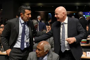 Figo detona Infantino e pede saída imediata: “Tem que sair. Já”