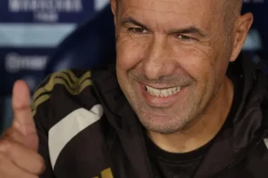 Flamengo visita o Mirassol e busca se manter na caça ao líder Palmeiras no Brasileirão