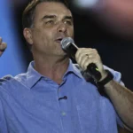 Flávio Bolsonaro tem filiação ao PL retomada pelo TSE após aparecer como filiado ao Missão