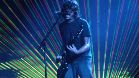 Foo Fighters anuncia dois shows no Brasil em 2027 com turnê 'Take Cover'