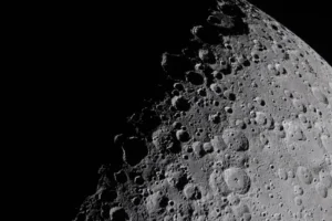 Fungos e bactérias podem sobreviver na Lua, mas sem proliferar, sugere estudo