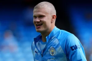 Haaland surpreende e abandona cabelos longos antes de estreia do City na Premier League