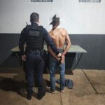 Homem é preso por descumprir medida protetitva e invadir casa da própria mãe em Maringá