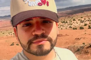 Influenciador mexicano é morto a tiros durante transmissão ao vivo
