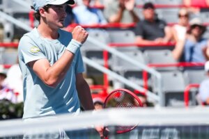 João Fonseca supera Tsitsipas na estreia do Masters 1000 de Montreal