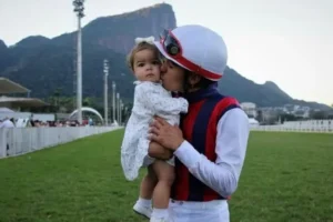Jóquei morre dias após queda em páreo do Jockey Club, no Rio