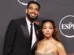 Jordyn Woods e astro da NBA se casam em Malibu com famosos na lista