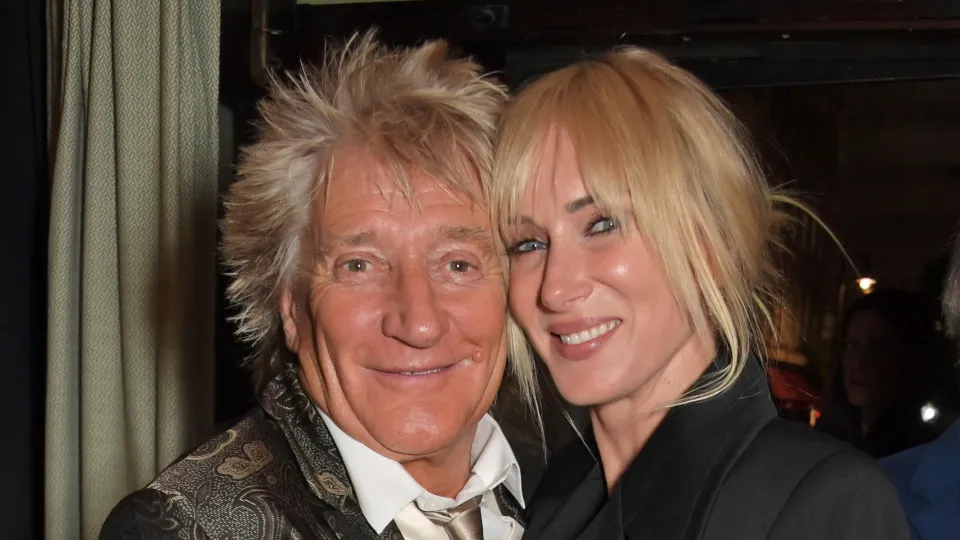 Kimberly Stewart anuncia nova gravidez: 'Oops, fiz de novo', diz modelo