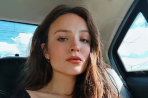Larissa Manoela deixa papel de Carmen Miranda após mudança nas filmagens