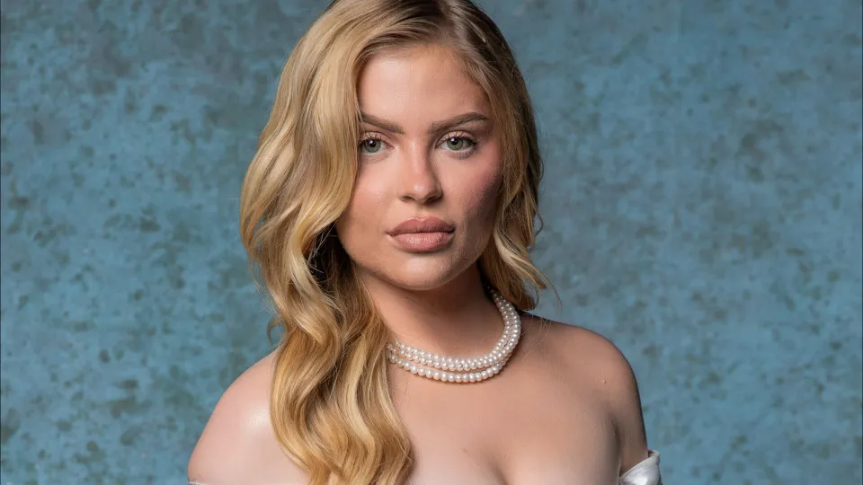 Luísa Sonza é pedida em casamento por Luis Ribeirinho na Alemanha