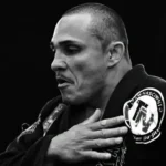 Lutador tetracampeão mundial de jiu-jitsu morre em acidente de moto