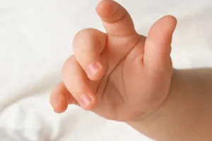 Mãe mata filho de 11 meses com tiro na cabeça para pai não ter custódia