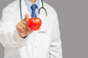 Médico alerta: 7 sinais de problemas no coração que nunca deve ignorar