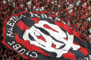 Melhor mandante, Athletico-PR recebe o Red Bull Bragantino para manter embalo no Brasileirão