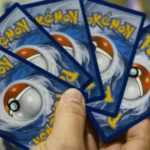 Menino de 11 anos perde quase R$ 160 mil em golpe com cartas de Pokémon