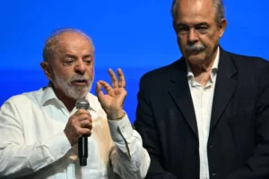 Mercadante rebate Flávio: BNDES com Lula aprova mais 78,6% de crédito para SP do que Bolsonaro