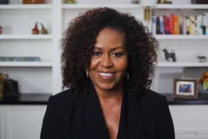 Michelle Obama diz não sentir falta das filhas após saída de casa
