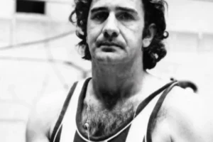 Morre Carlos Massoni, o Mosquito, campeão mundial de basquete, aos 87