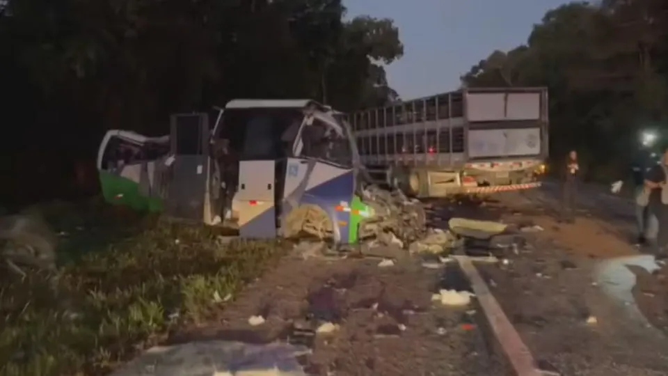 Motorista de micro-ônibus morto em acidente no Paraná era pai de 2 filhos e goleiro amador