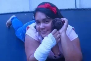 Mulher de 38 anos fingiu ter 12 para enganar pais adotivos foi condenada