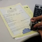 Mulher descobre que marido registrou filha com amante no nome dela em SC