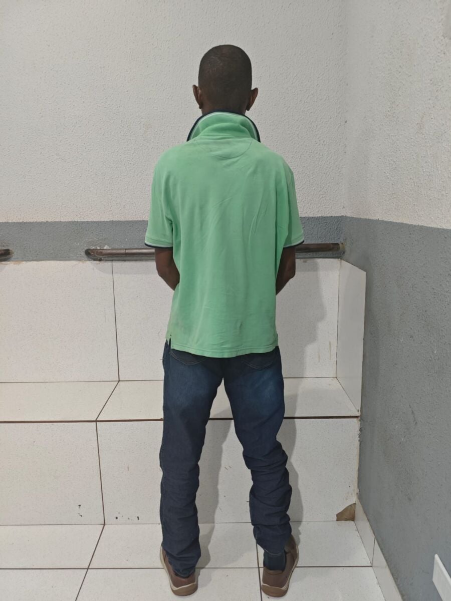 Mulher esfaqueada pelo companheiro foge por janela e pede socorro na Delegacia da Polícia Civil