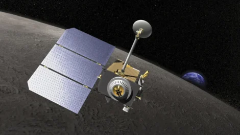 NASA revela cratera na Lua após impacto de estágio abandonado da SpaceX