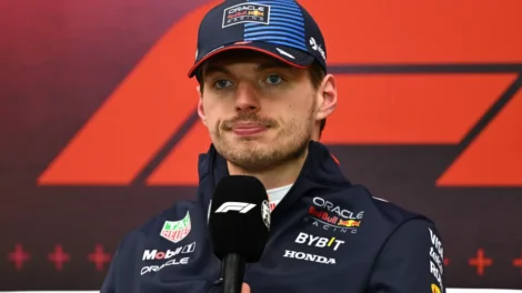 Na despedida de Zandvoort, Max Verstappen bate nas primeiras voltas e abandona prova