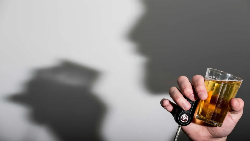 Nova regra para Lei Seca prevê teste para detectar uso de drogas e exame obrigatório em acidente com morte