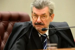 PGR troca pedido de aposentadoria compulsória de Buzzi por demissão do STJ