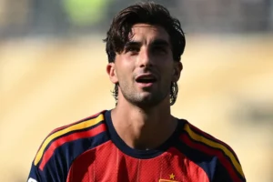 PSG anuncia a contratação de Ferran Torres, herói do título mundial da Espanha