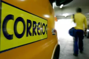 Polícia Federal investiga esquema que simulava roubos de encomendas nos Correios