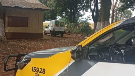 Polícia Militar prende, na zona rural de Mandaguaçu, dois homens suspeitos de furtar veículo em Maringá