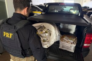 Polícia Rodoviária Federal apreende 240 iPhones avaliados em cerca de R$1 milhão em Maringá