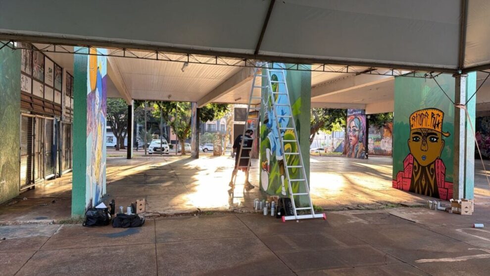 Prefeitura de Maringá revitaliza grafites da Vila Olímpica durante a Semana da Juventude