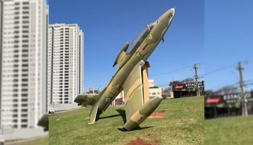 Prefeitura fará diagnóstico para restauração de monumento da 'Praça do Avião'