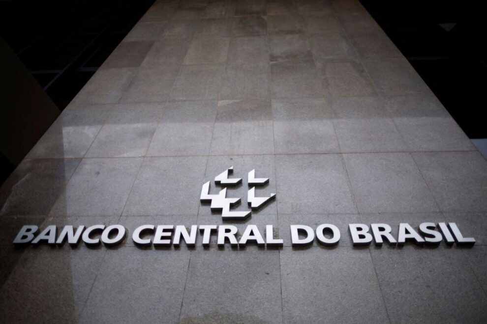 Queda da Selic tende a impulsionar investimentos, mercado imobiliário e agronegócio na região de Maringá