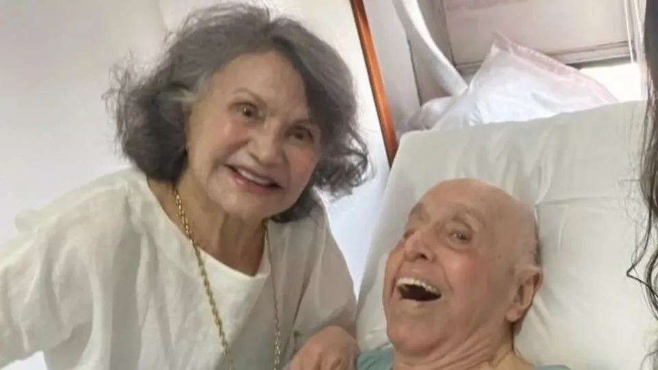 Rosamaria Murtinho mostra Mauro Mendonça em leito e preocupa fãs