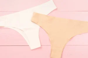Roupa íntima apertada pode favorecer irritações e infecções, diz médica