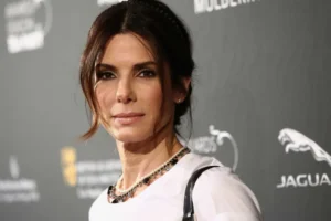Sandra Bullock diz que começou a viver o luto por Bryan Randall quatro anos antes da morte