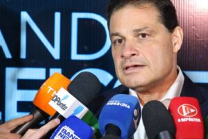 Sandro Alex destaca programa de rodovias de concreto como referência e garante continuidade dos investimentos